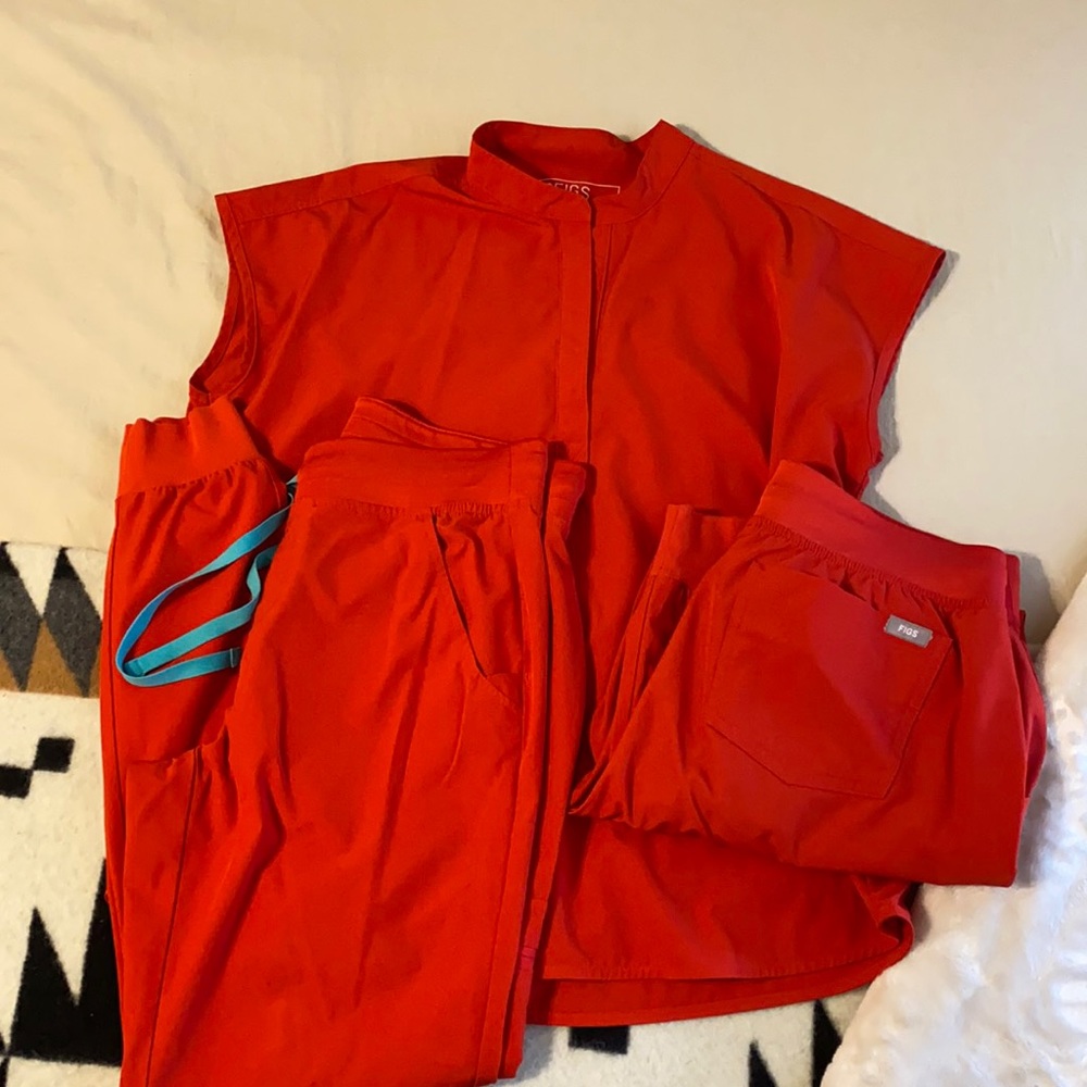 Fion X red FIGS scrubs. Comes with two jogger bottoms. Size small.